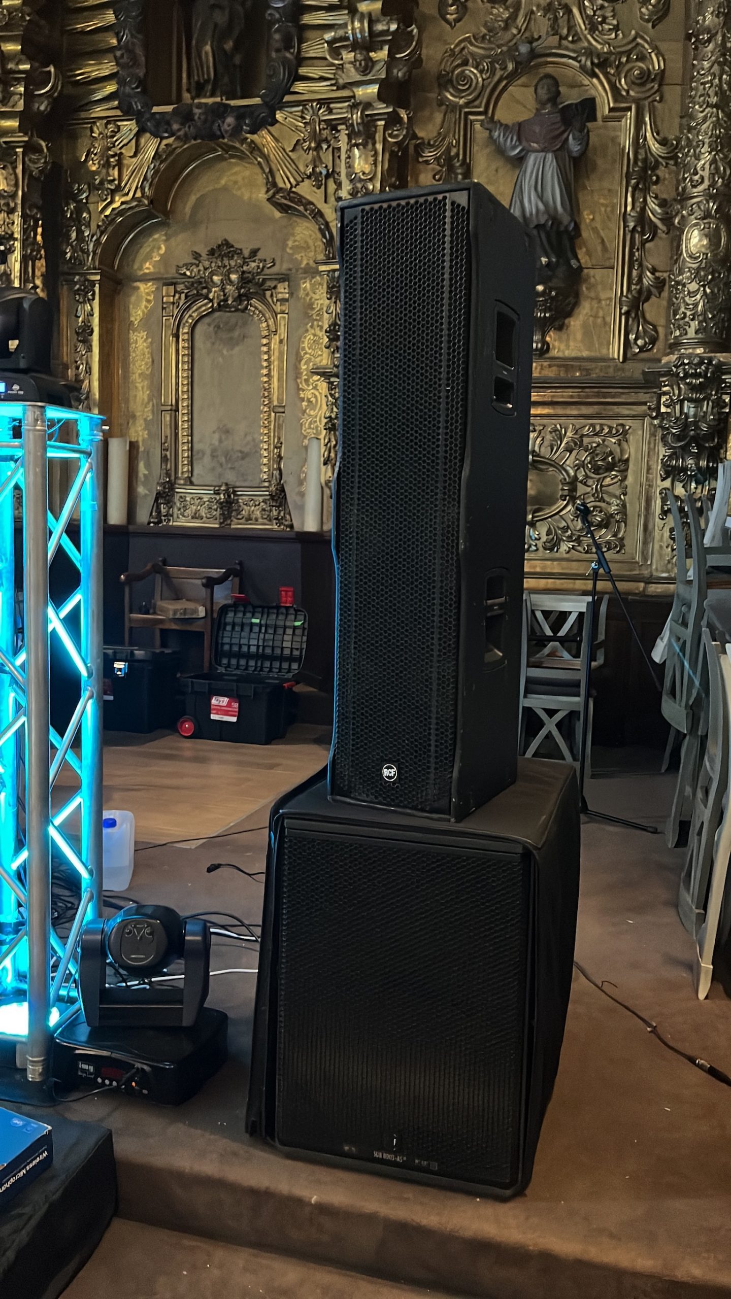 Altavoces profesionales para boda en Bizkaia con sistema de sonido y subgraves