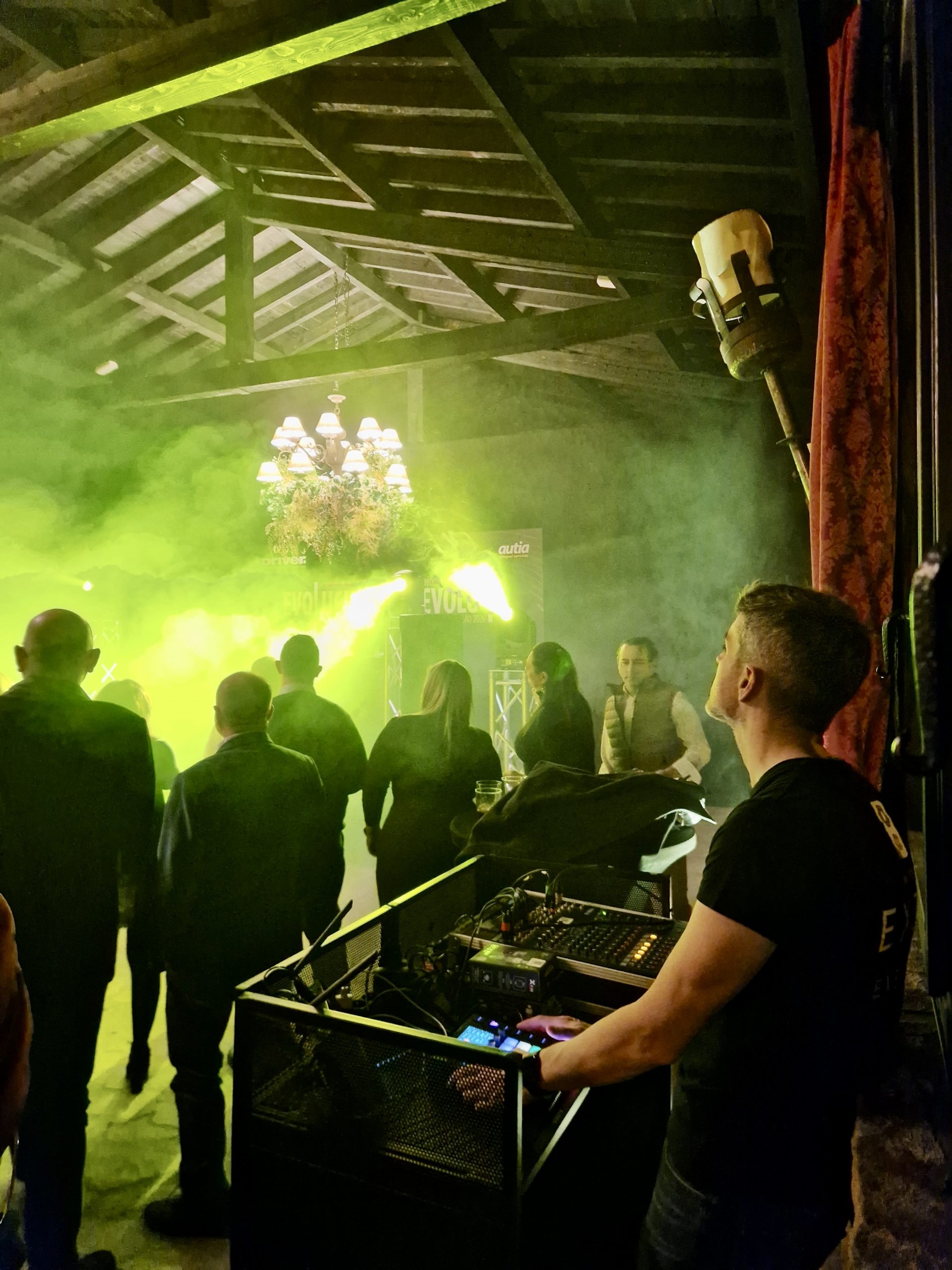 Ideas para boda con pista de baile, DJ e iluminación en Bizkaia